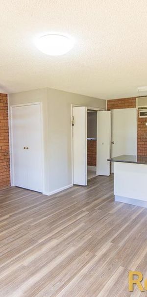 Modern Unit in Central South - Photo 1