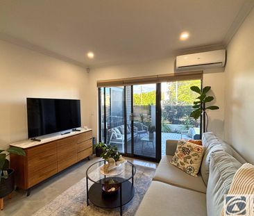 Stylish & Modern Apartment HOME OPEN WEDNESDAY 10 DECEMBER AT 10.30... - Photo 5