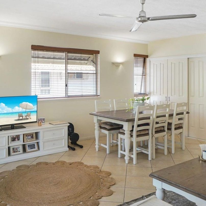 SPACIOUS APARTMENT IN SOUGHT AFTER LOCATION! - Photo 1