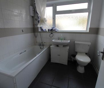 3 bedroom terraced house to rent - Photo 6