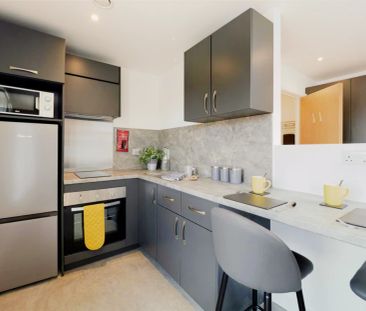 Bedford - Studio Style D05 - Photo 4