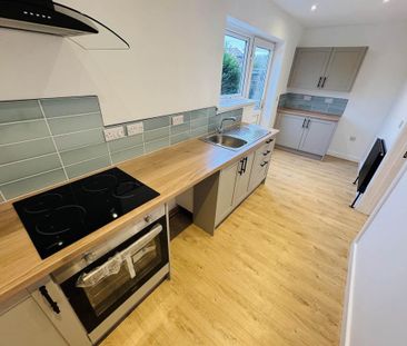 2 bedroom terraced house to rent - Photo 4