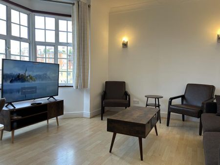 4 bedroom flat to rent - Photo 3