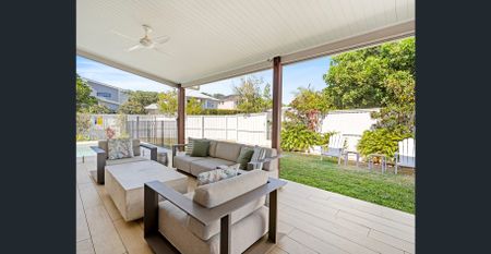 Luxury 4-Bedroom Family Home in the Heart of Salt – 6 Month Lease Available - Photo 4