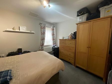 Apt 1, Lesley Central, Shankill Road, Belfast, BT13 1FD - Photo 2