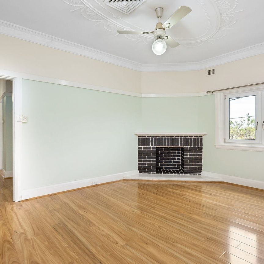 2 Bedroom unit with sunroom - Photo 1