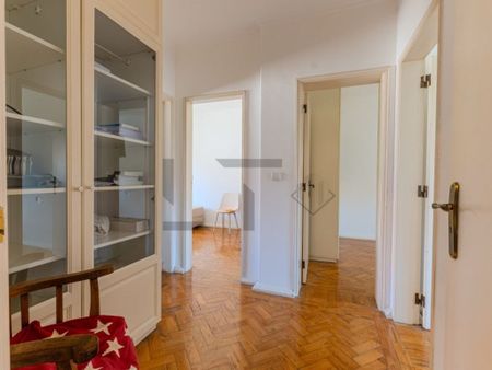 4 room luxury Flat for rent in Avenida Igreja (Campo Grande), Lisbon - Photo 2