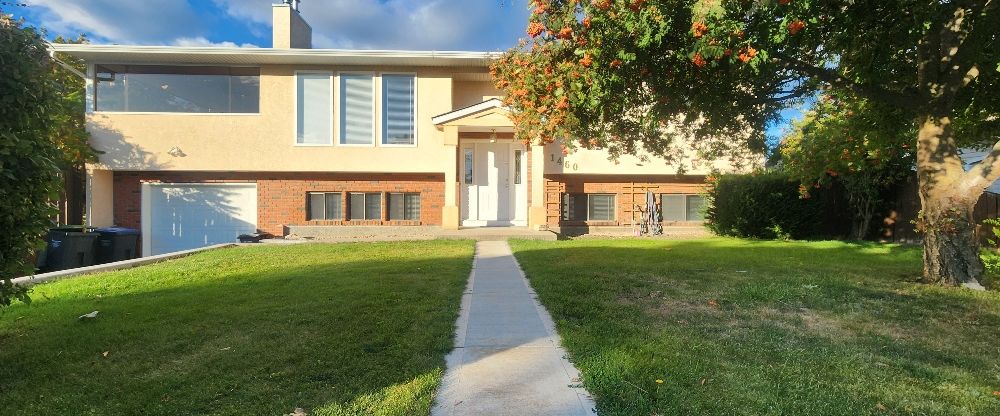 Large Upper Floor 2 bd 2 bath Renfrew Rd - Photo 1