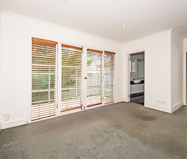 1 Lewisham Lane, Windsor VIC 3181 - House For Rent | Domain - Photo 6