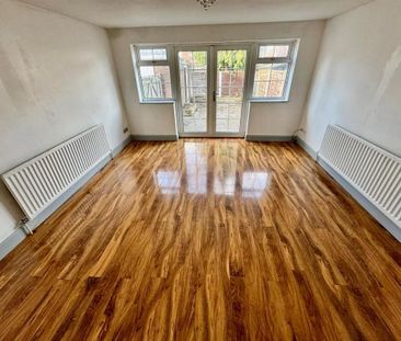 3 bedroom semi-detached house to rent - Photo 3