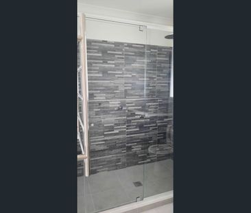 Brand New 4 Bedroom 2 Bathroom and 3rd separate toilet - Photo 5