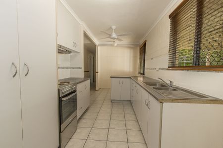 30 Payne Street, Mount Louisa - Photo 3