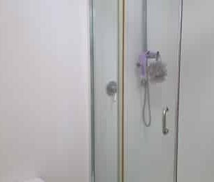 Sunny 2-Bedroom Penrose Apartment - Photo 1