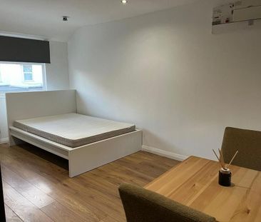 Studio to rent - Photo 5