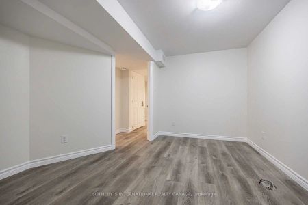 Property For Lease | W9051407 - Photo 4