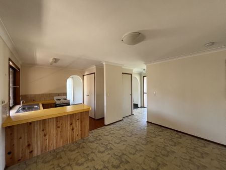 Spacious Family Home in a Prime Location&excl; - Photo 3