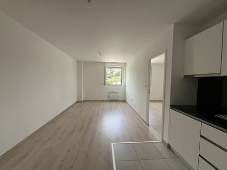 Location Appartement 2 pièces 43m² - Photo 2