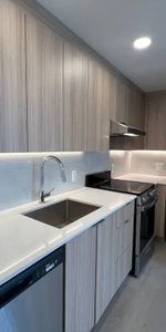 Newly Built Livework, 2 Bedroom, 2 Bath, Pet Friendly, Rooftop Lounge! - Photo 4