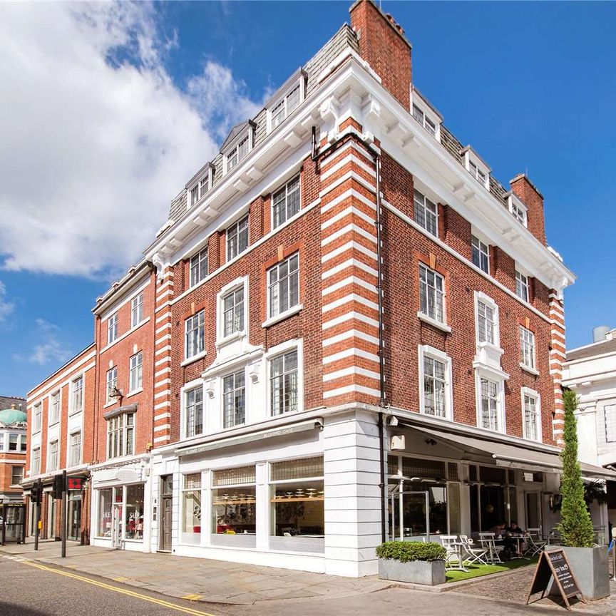 A one bedroom apartment offering open-plan living on a popular stretch of the Kings Road in Chelsea. - Photo 1