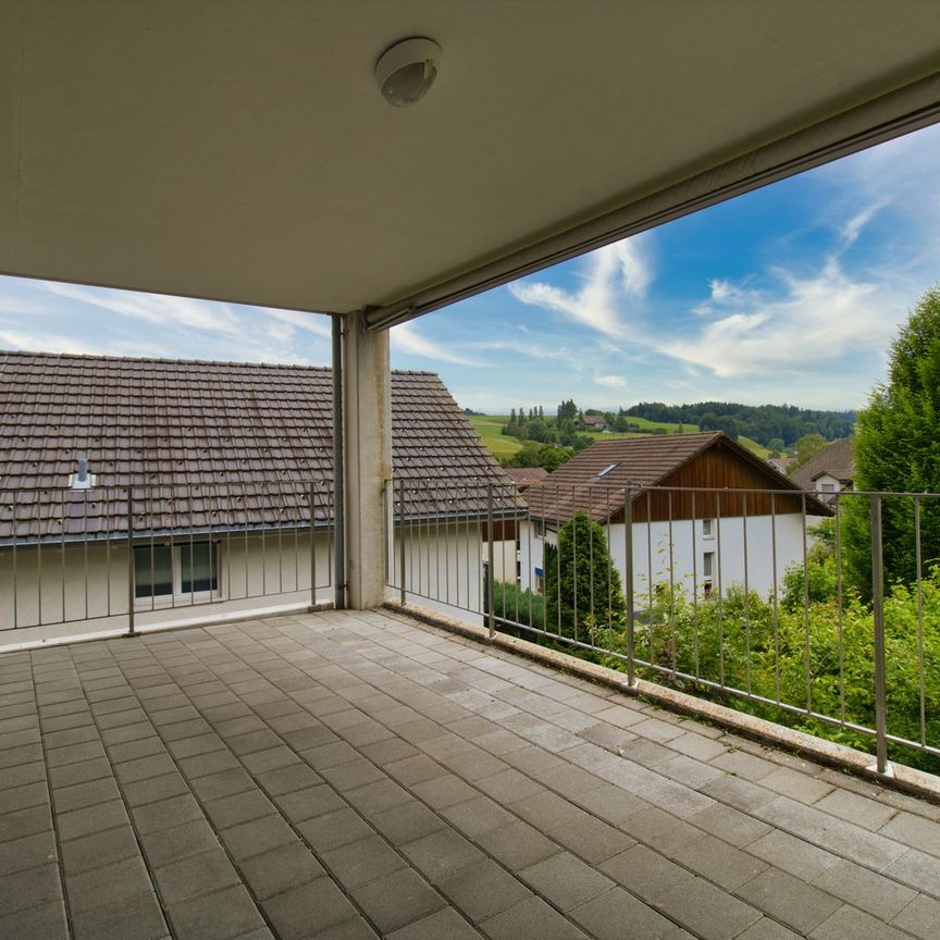 Helle und grosse 2.5-Wohnung mit Balkon - Photo 1