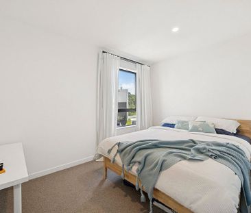 Stunning Views, Modern Townhouse Living - Photo 5