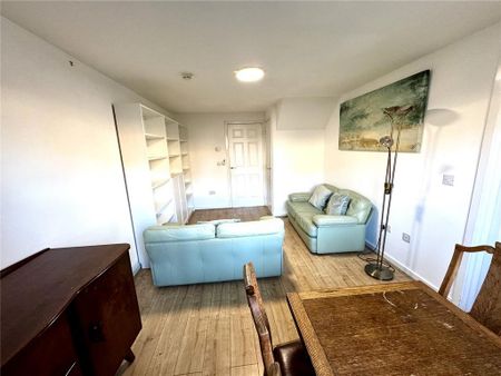 3 bedroom detached house to rent - Photo 2