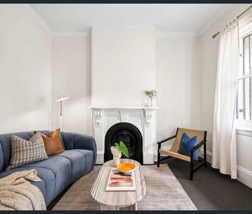 Stunning 3-Bedroom, 2-Bathroom House in the Heart of Glebe - Photo 2