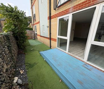 2 bedroom ground floor flat to rent - Photo 6
