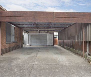 3 BEDROOM FAMILY HOME IN THE HEART OF DELACOMBE - Photo 5