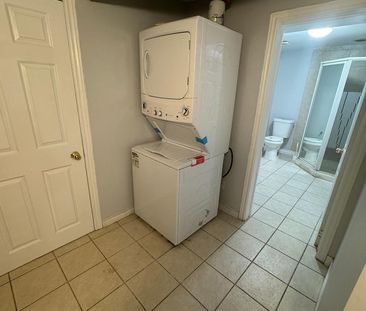 For Lease - 3910 Baggins Court, Mississauga, Ontario - Photo 4