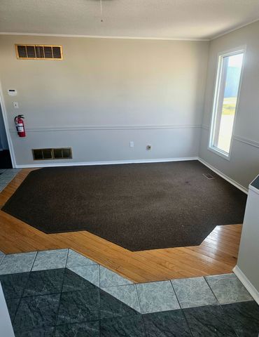 For Lease - 215 Roberts Road Unit# upper back, Grimsby, Ontario - Photo 4