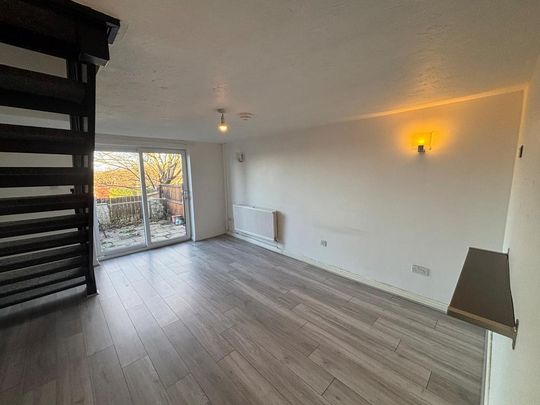 2 bedroom terraced house to rent - Photo 1