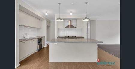 Brand New Family Home in Sought-After Hilltowe Estate - Photo 5