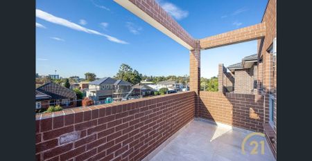 Stunning Five-Bedroom Duplex in a Prime Lidcombe Location - Photo 5