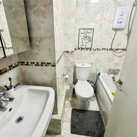 Redford Close, Feltham, TW13 4TD - Photo 4