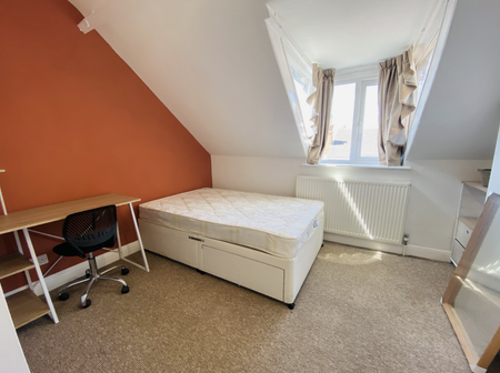 4 bedroom terraced house to rent - Photo 3
