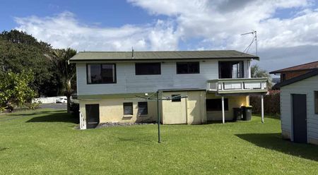 Sunny Lockwood with Sea Views in Prime Omokoroa Location - Photo 3