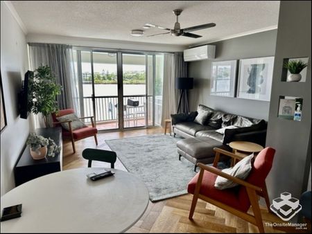 Flexible Lease Terms - Home Away From Home - Comfortable Living by the Riverside in Teneriffe - Photo 5