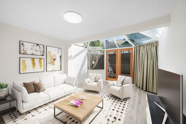 Large and Bright South Melbourne Abode - Photo 1