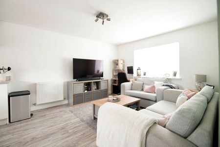 Jasmine Square, Woodley, Reading, Berkshire, RG5 - Photo 4