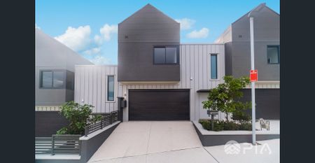 Great Three bedroom townhouse on quiet street for Lease! - Photo 5