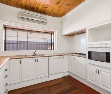 Spacious 3 x 1 in Yokine! - Photo 2