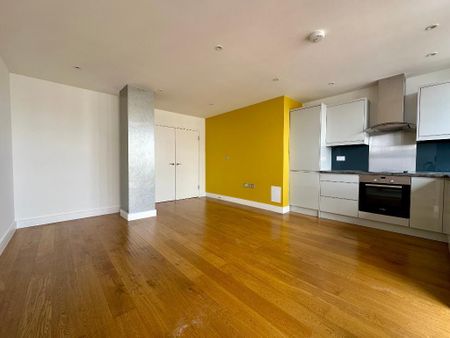 2 bedroom flat to rent - Photo 3