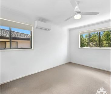 Sophisticated Living: Exceptional Townhouse in Prestigious Marsden ... - Photo 6