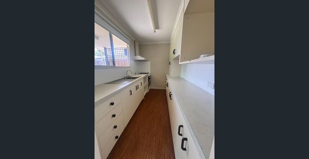 Neat home, close to everything. - Photo 1