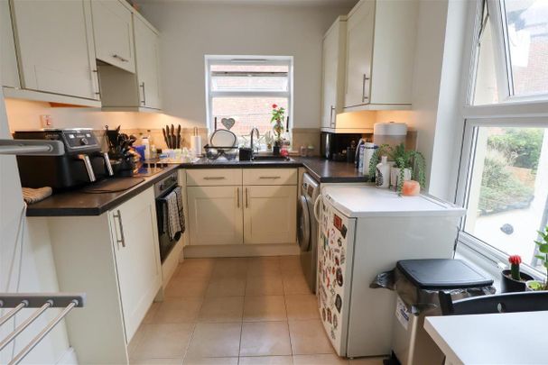 Cambridge Gardens Hastings, East Sussex TN34 1EH - Photo 1