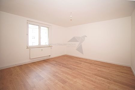 !! Wohnen im Grünen !! NEU sanierte 3 Raum EG-Wohnung mit Tageslichtbad in C-Ebersdorf (WG-geeignet) - Photo 3