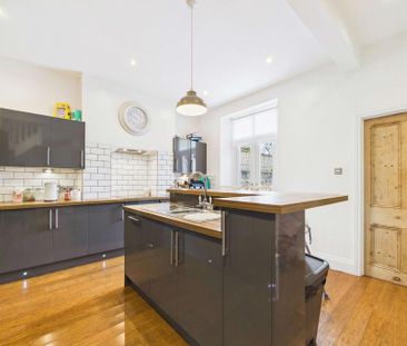 3 bedroom terraced house to rent - Photo 6