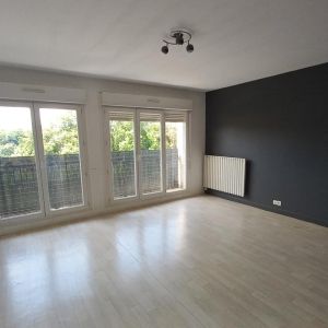 Location Appartement à ST LATTIER - Photo 1