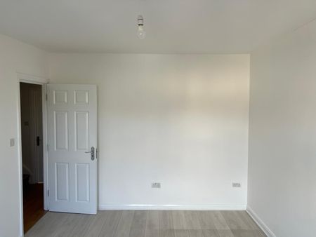 4 Bed Semi-Detached House, Court Way, W3 - Photo 2